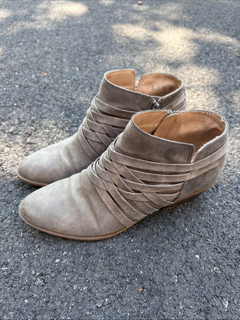 Lifestride FLEX ankle booties GUC size 8 (fall style, fall trends)